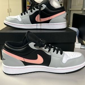Nike Men's Sneakers Black Gray Pink